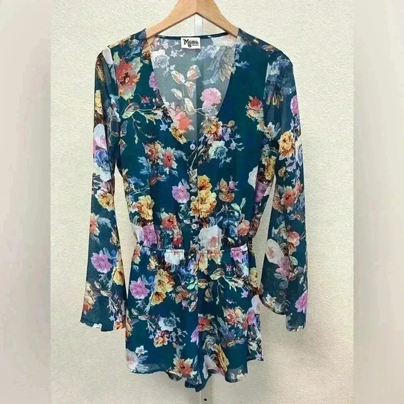 Show Me Your MuMu Red Rocks Bell Sleeve Romper Size M Perfect for Summer - Picture 9 of 9